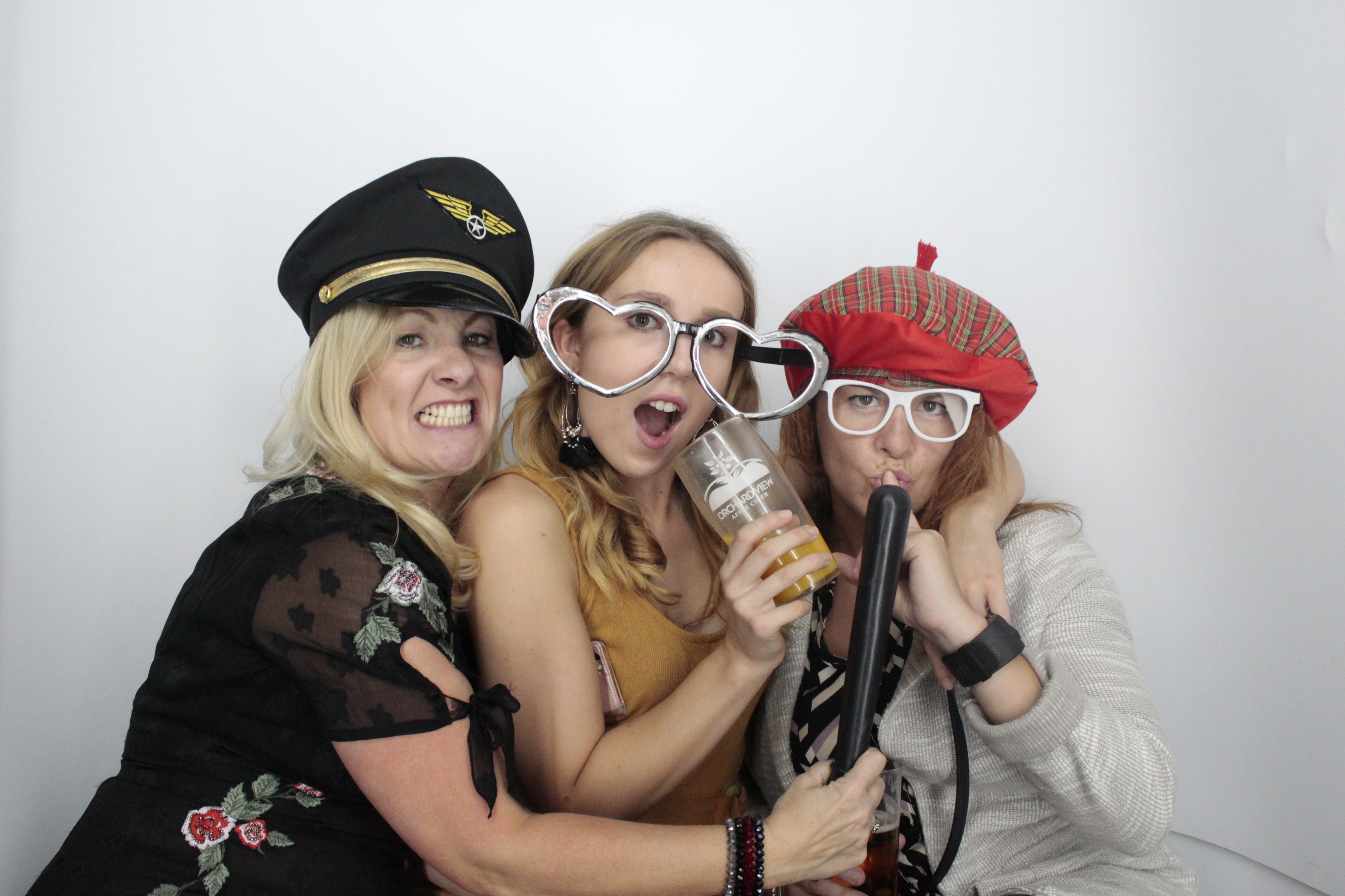 Helen & Rob | View more photos from the event at gallery.myphotoboothexperience.co.uk/u/MyPhotoBoothExperienceLtd/Helen-Rob